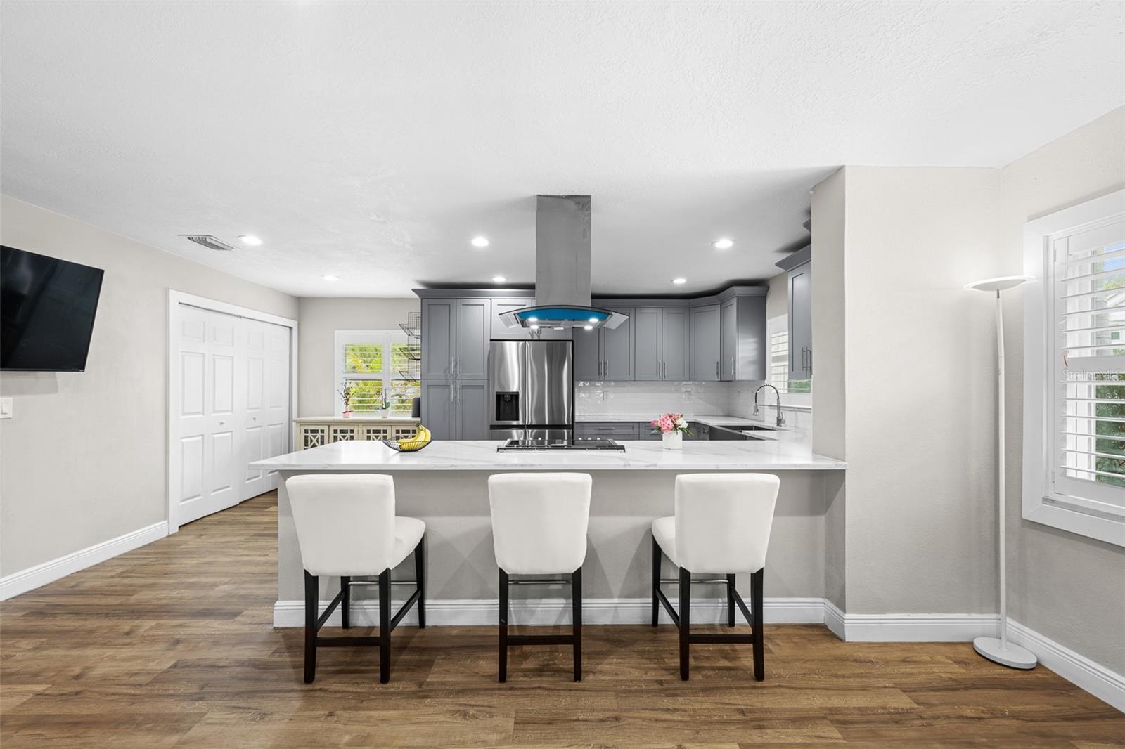 Image 11 of 42 For 3301 Ballast Point Boulevard