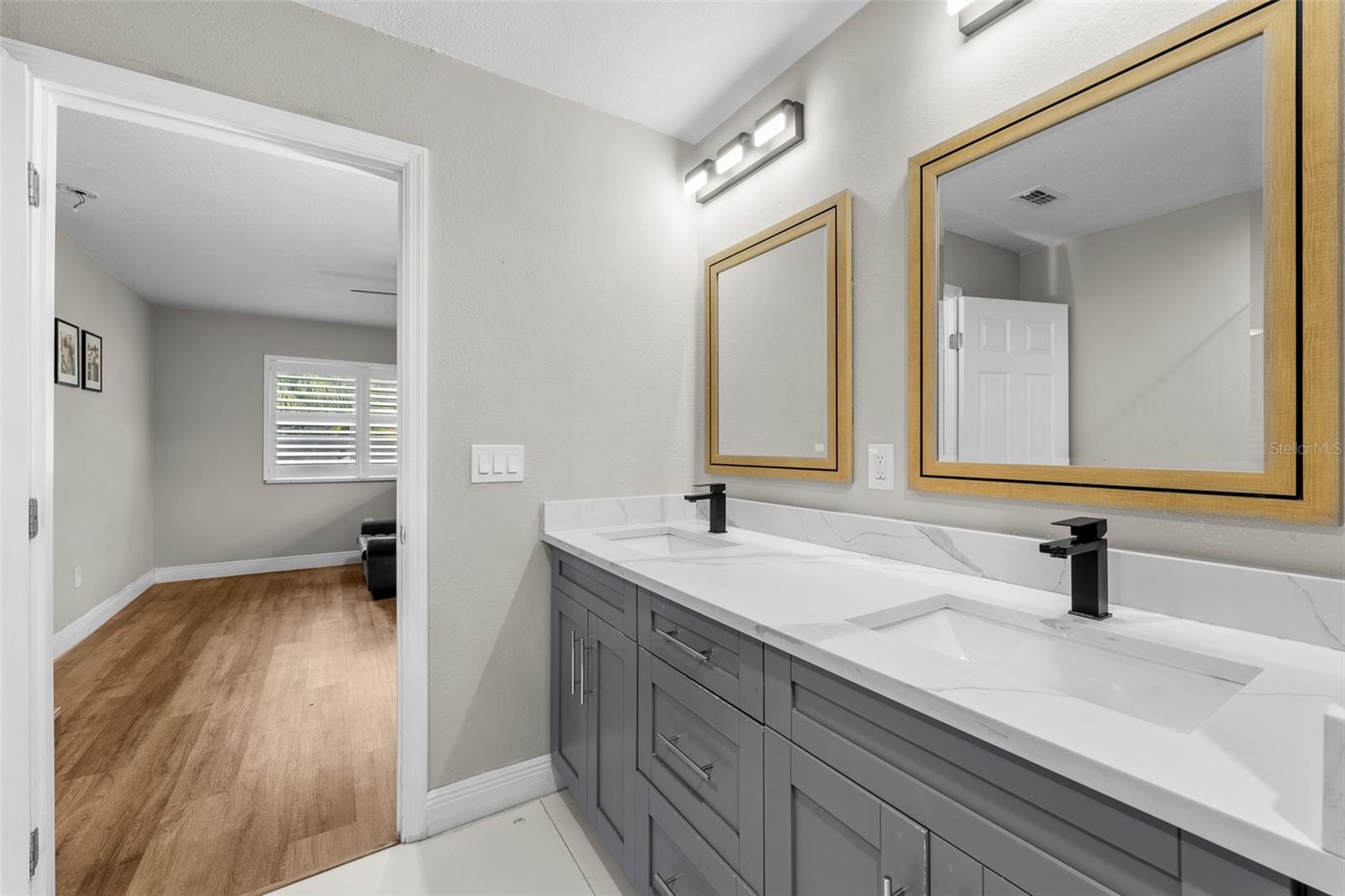 Image 19 of 42 For 3301 Ballast Point Boulevard