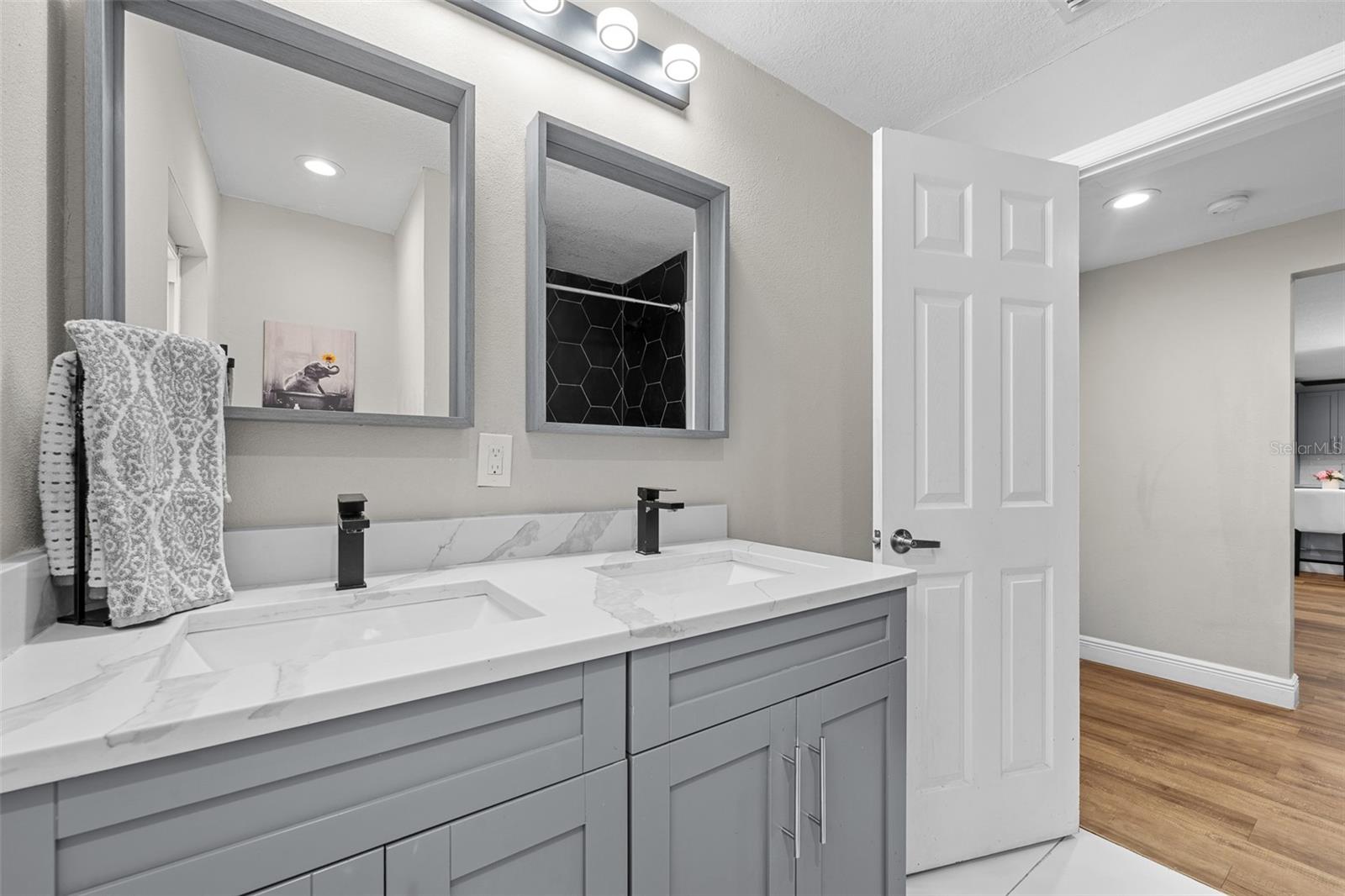 Image 22 of 42 For 3301 Ballast Point Boulevard