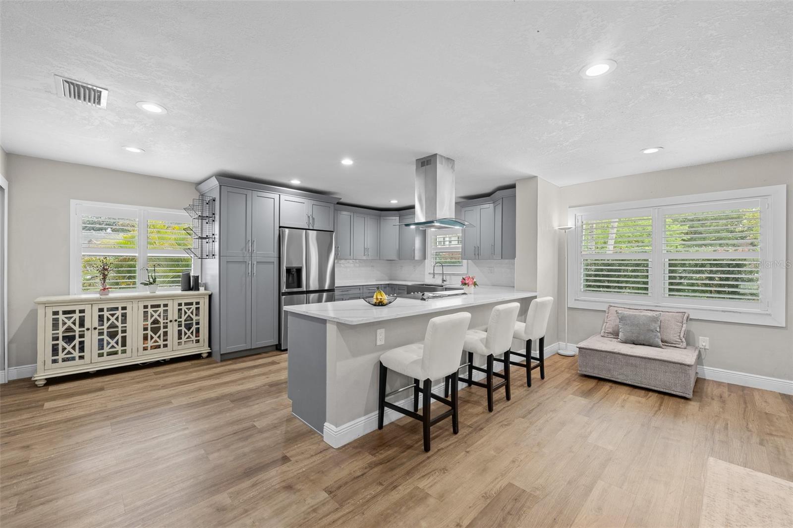 Image 6 of 42 For 3301 Ballast Point Boulevard