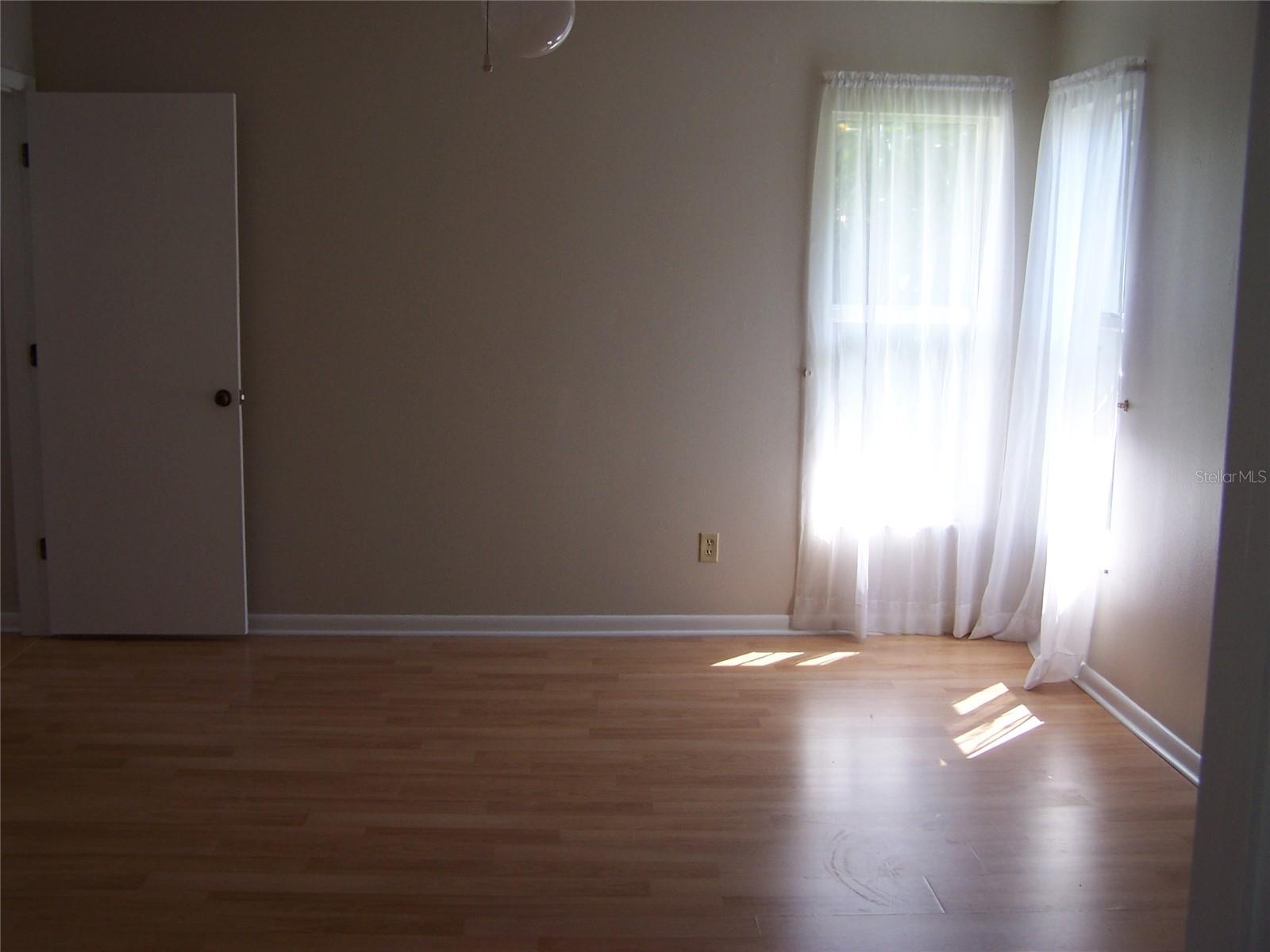 Image 8 of 8 For 10521 113th Street