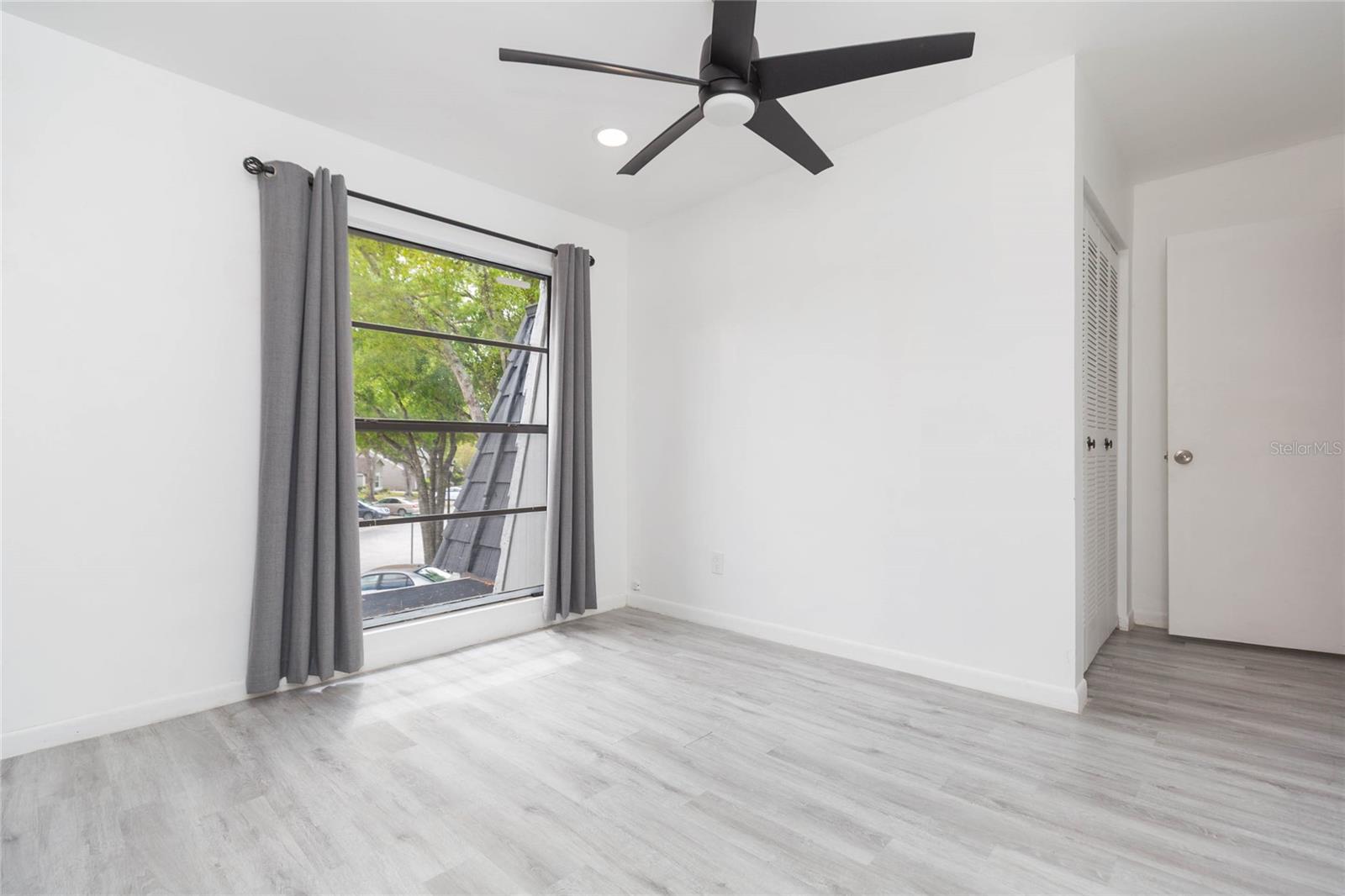 Image 32 of 42 For 12738 Wood Trail Boulevard