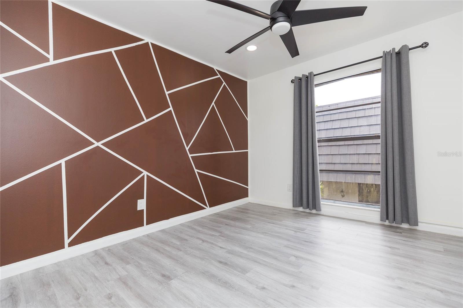 Image 33 of 42 For 12738 Wood Trail Boulevard