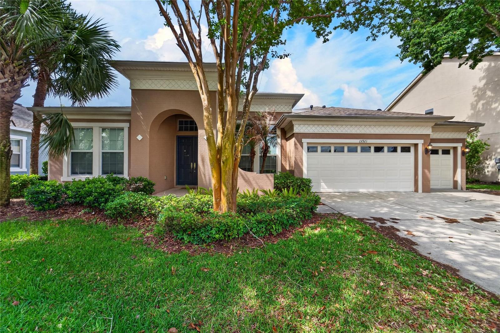 Details for 15921 Persimmon Grove Drive, LITHIA, FL 33547