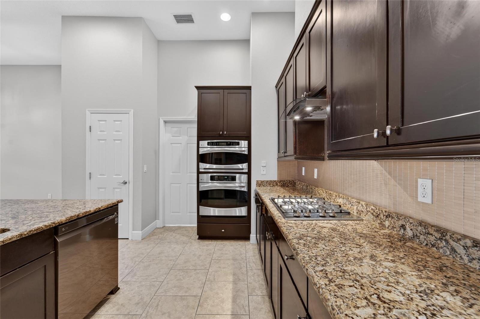 Image 25 of 100 For 15921 Persimmon Grove Drive