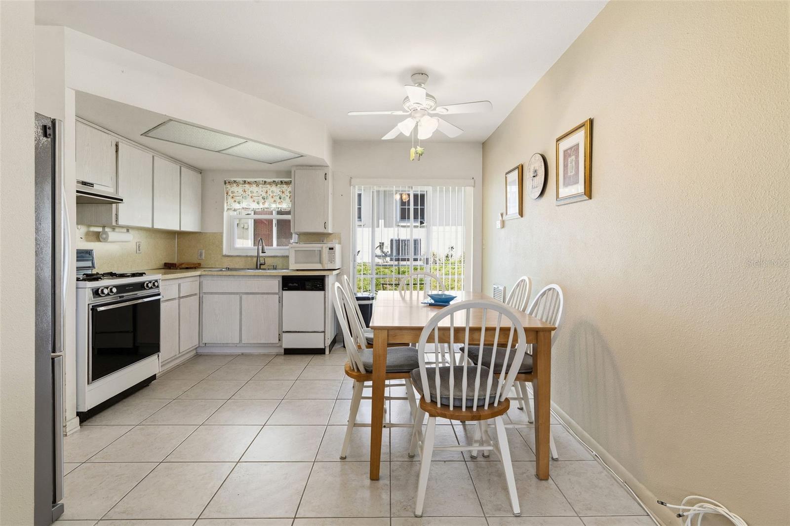 Image 10 of 31 For 12400 Park Boulevard 521