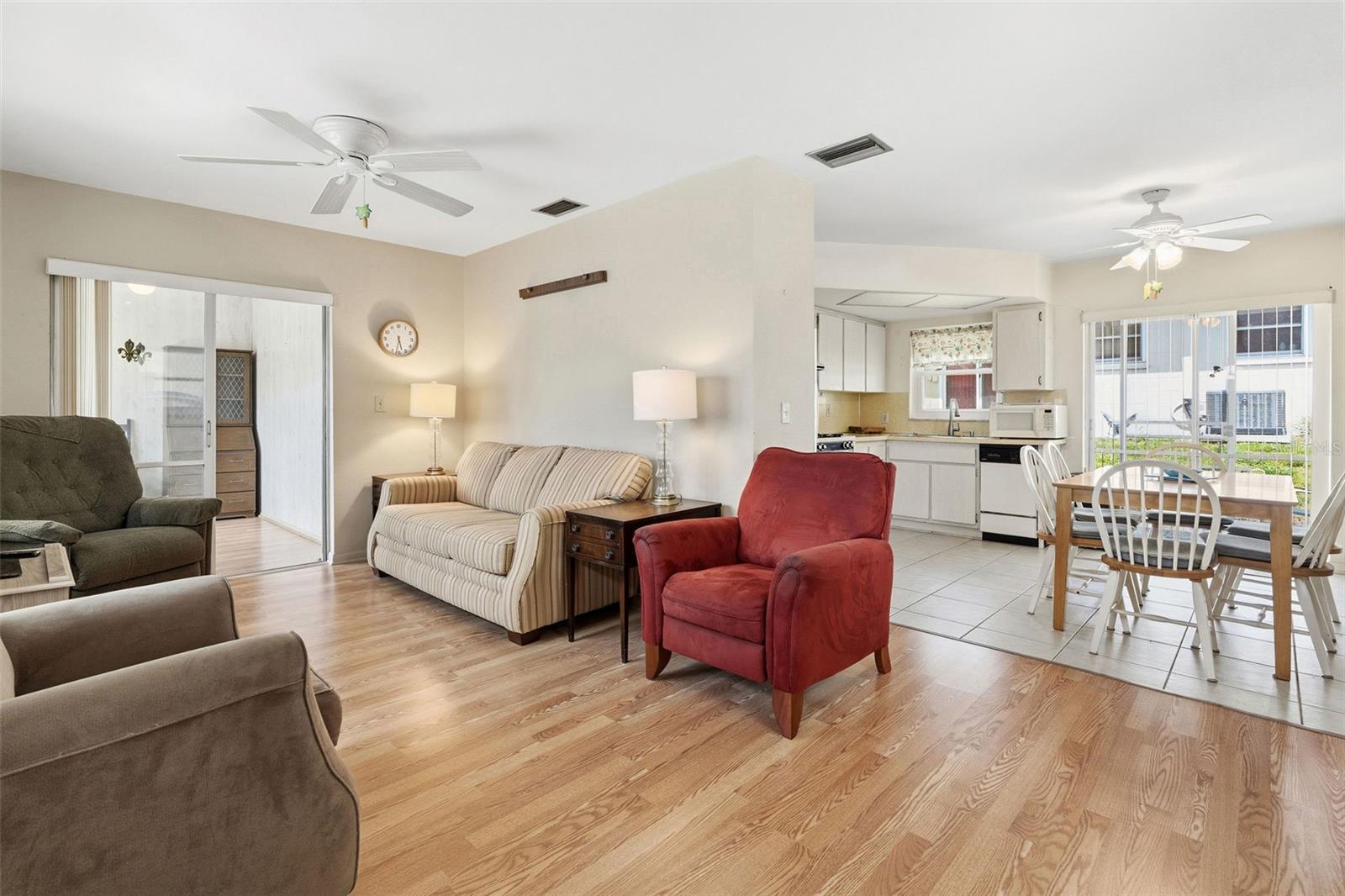 Image 9 of 31 For 12400 Park Boulevard 521