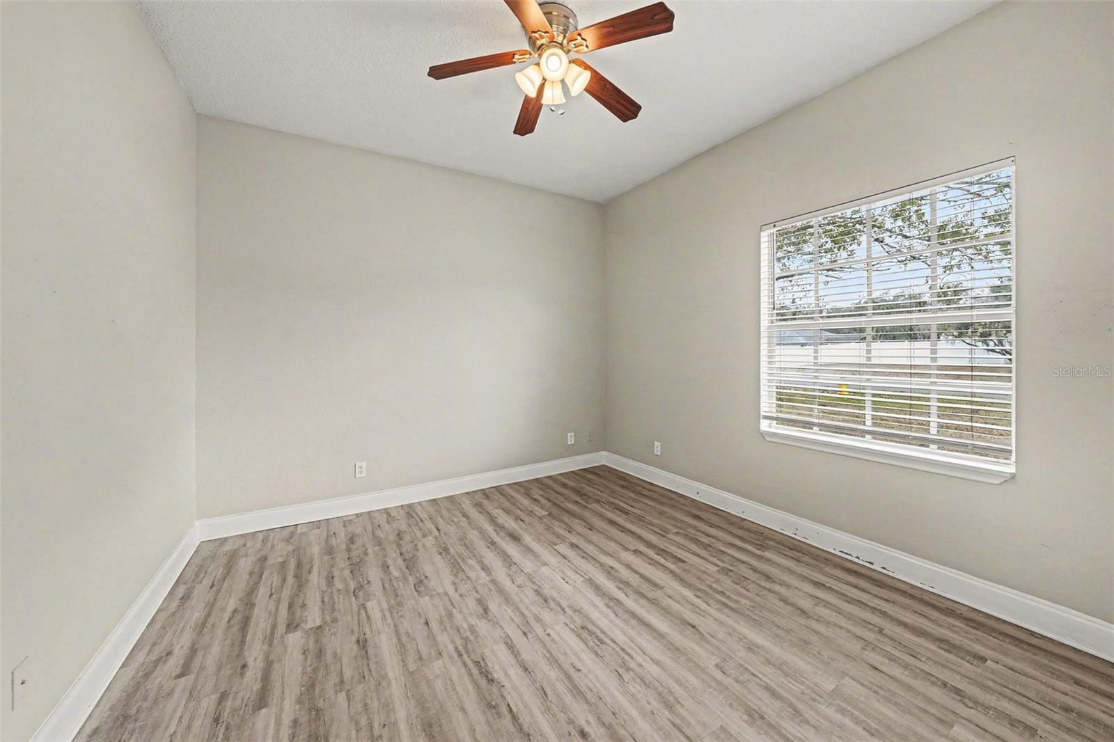 Image 23 of 27 For 5300 Eagle Boulevard