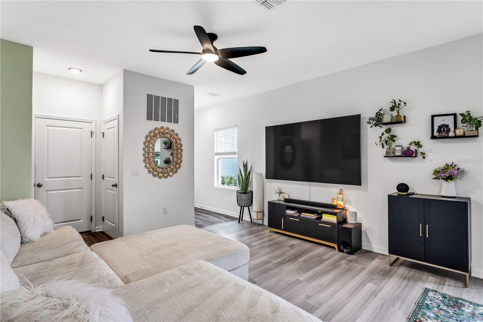 Image 2 of 36 For 10459 Ladybug Cove