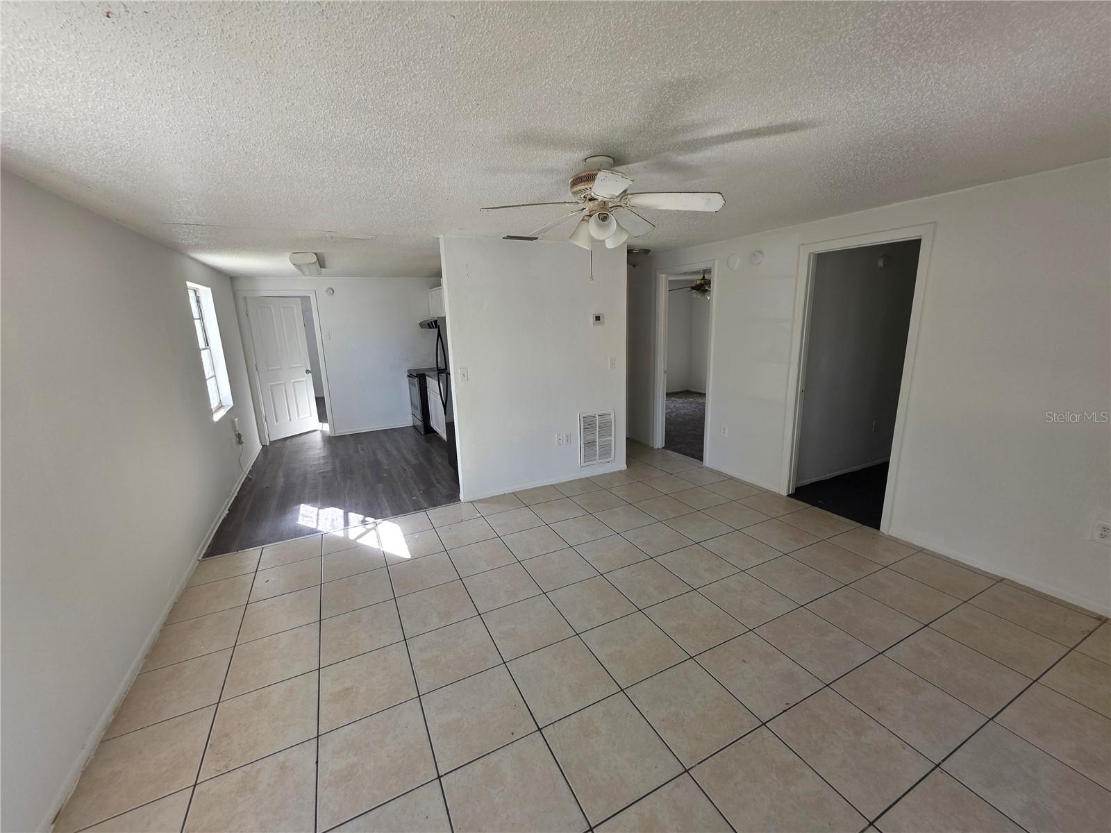 Image 21 of 29 For 904 33rd Avenue E