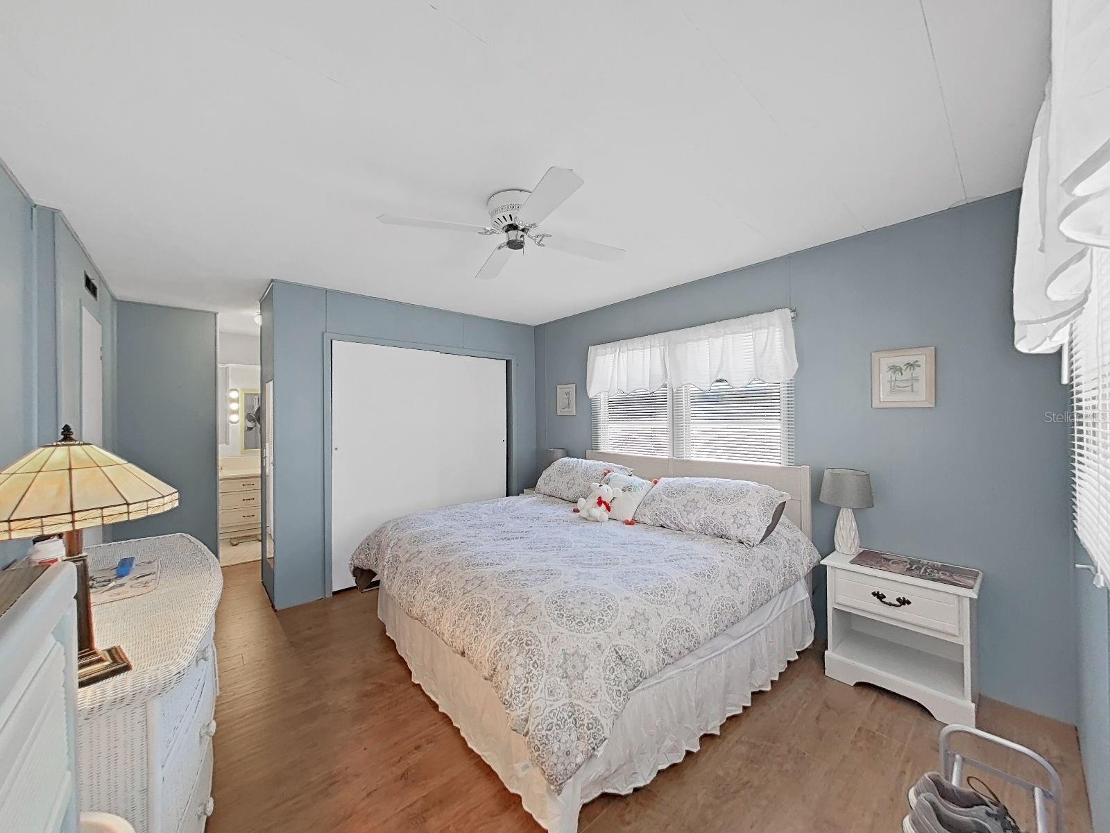 Listing photo id 11 for 9900 Ulmerton Road 238