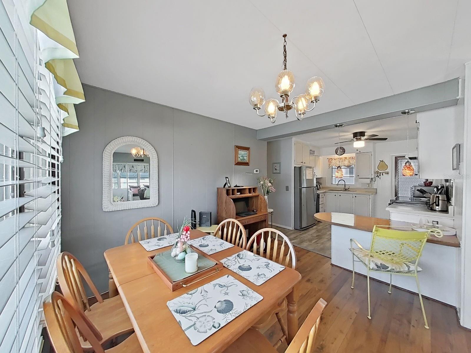 Listing photo id 5 for 9900 Ulmerton Road 238