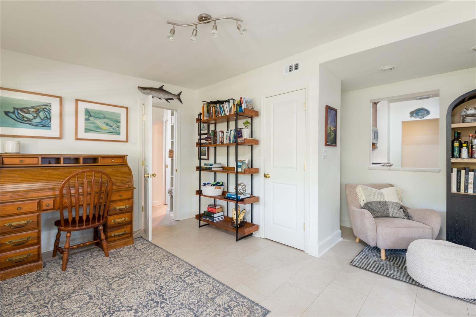 Image 12 of 43 For 4704 El Prado Boulevard