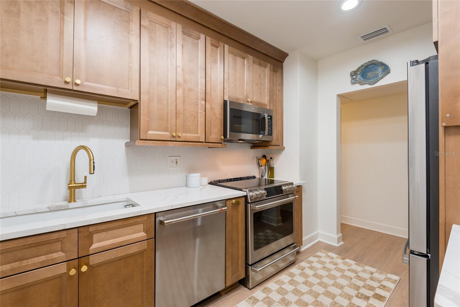 Image 15 of 43 For 4704 El Prado Boulevard