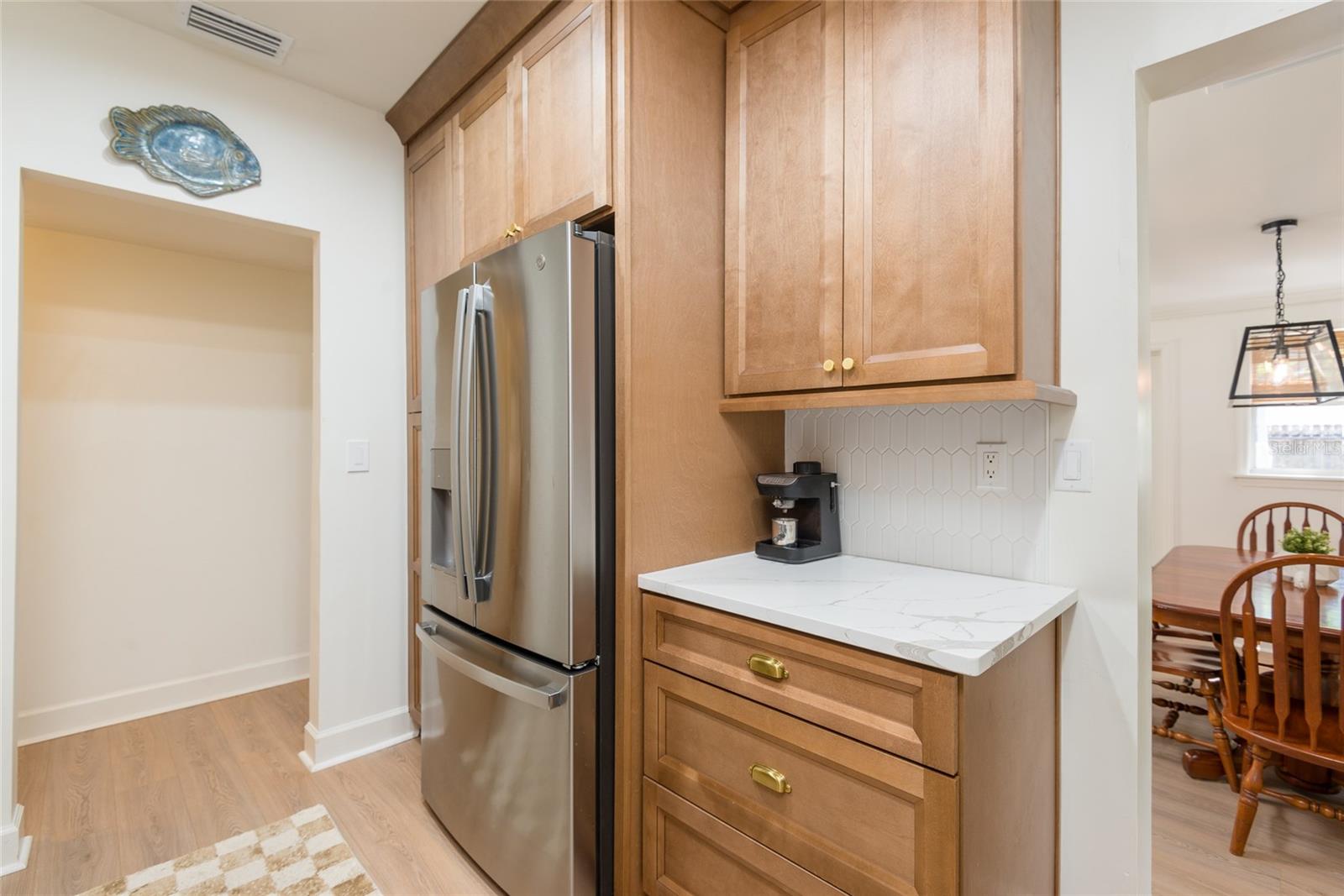 Image 16 of 43 For 4704 El Prado Boulevard