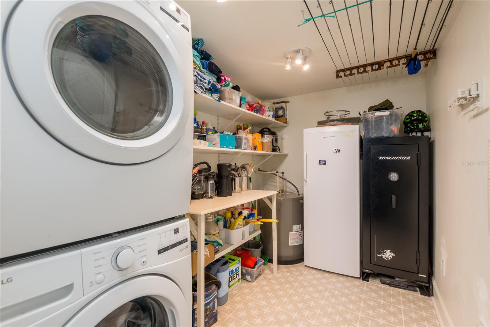 Image 17 of 43 For 4704 El Prado Boulevard