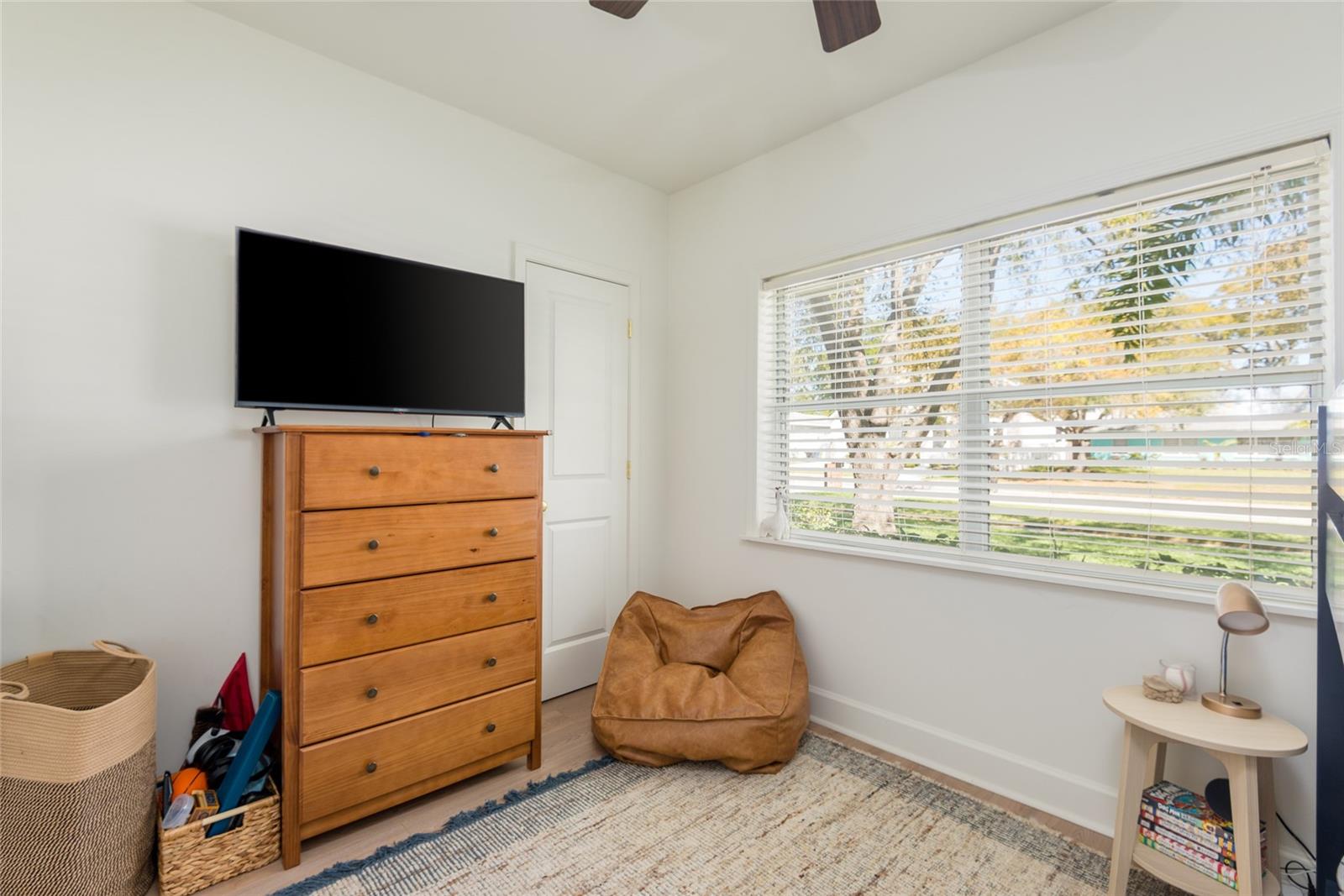 Image 19 of 43 For 4704 El Prado Boulevard