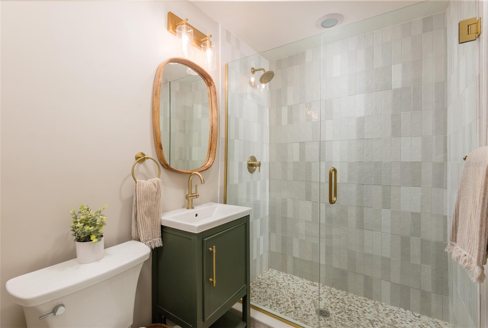 Image 20 of 43 For 4704 El Prado Boulevard