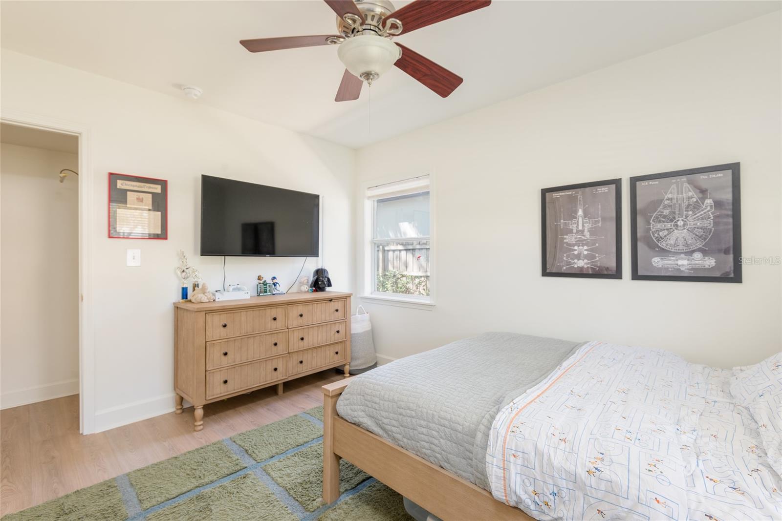 Image 22 of 43 For 4704 El Prado Boulevard