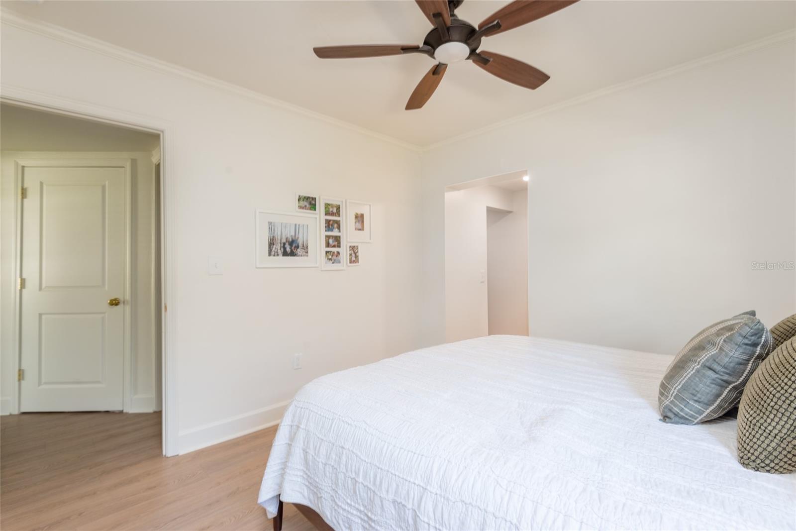 Image 25 of 43 For 4704 El Prado Boulevard