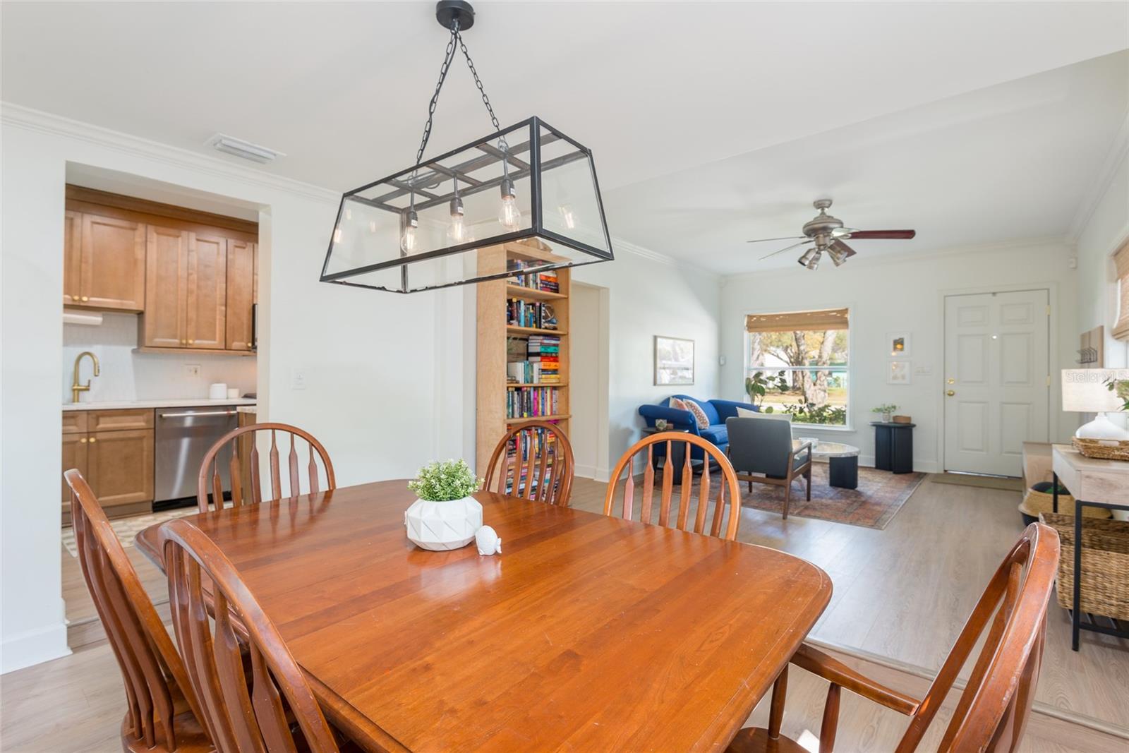 Image 7 of 43 For 4704 El Prado Boulevard