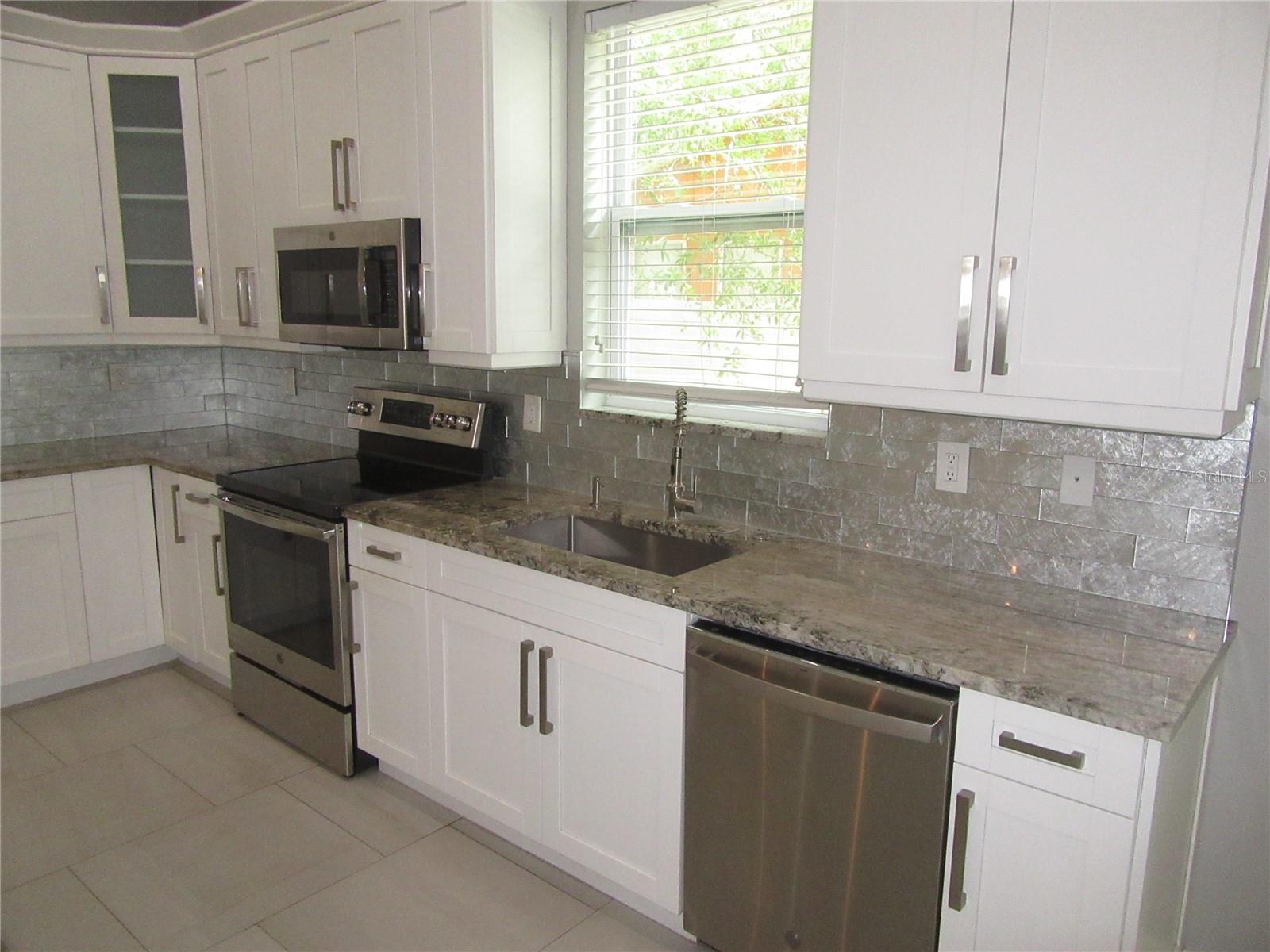 Image 9 of 35 For 105 Broad Street