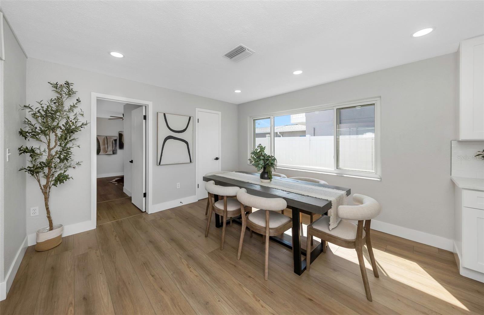 Image 17 of 59 For 5744 17th Avenue N