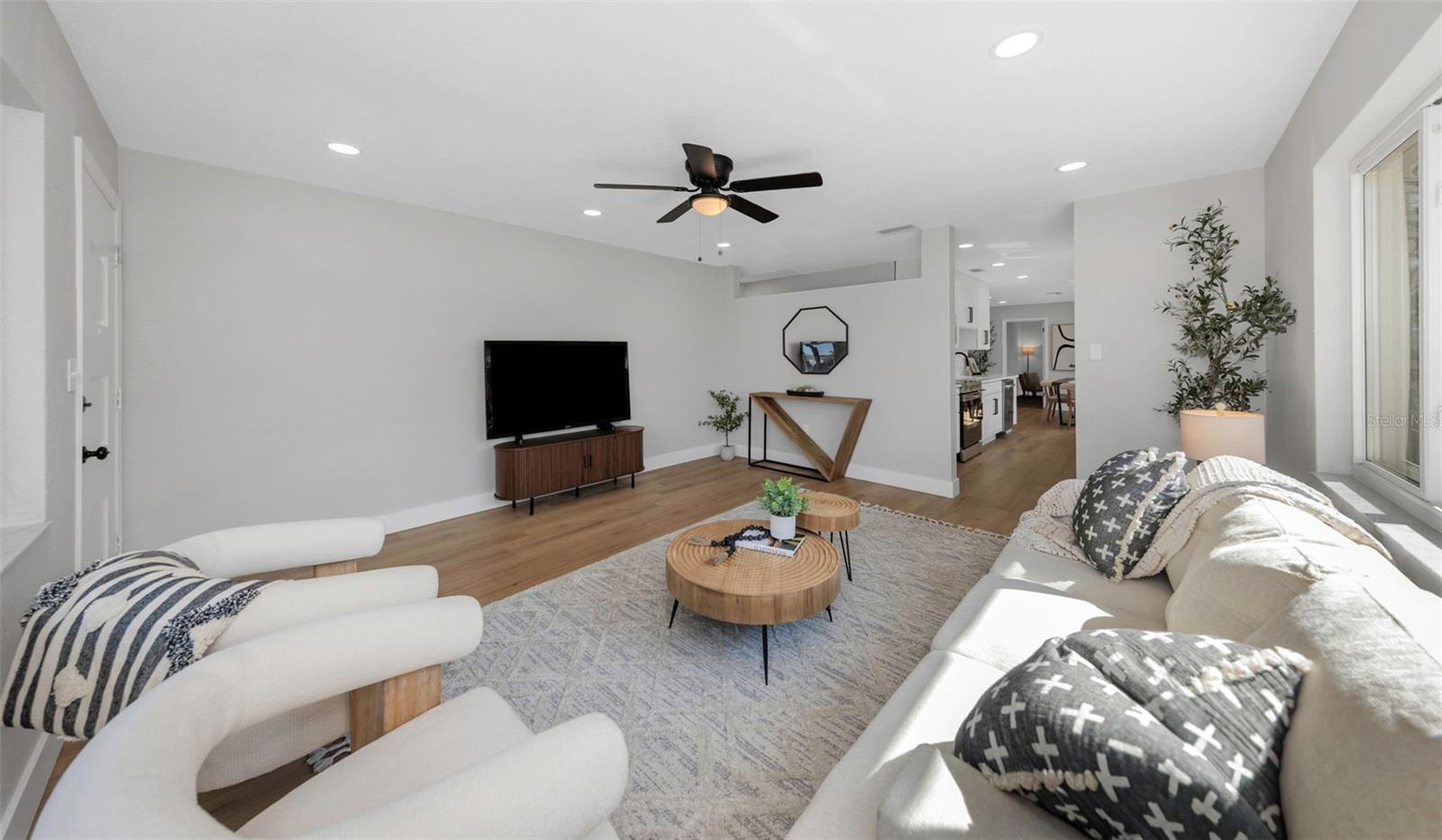 Image 5 of 59 For 5744 17th Avenue N