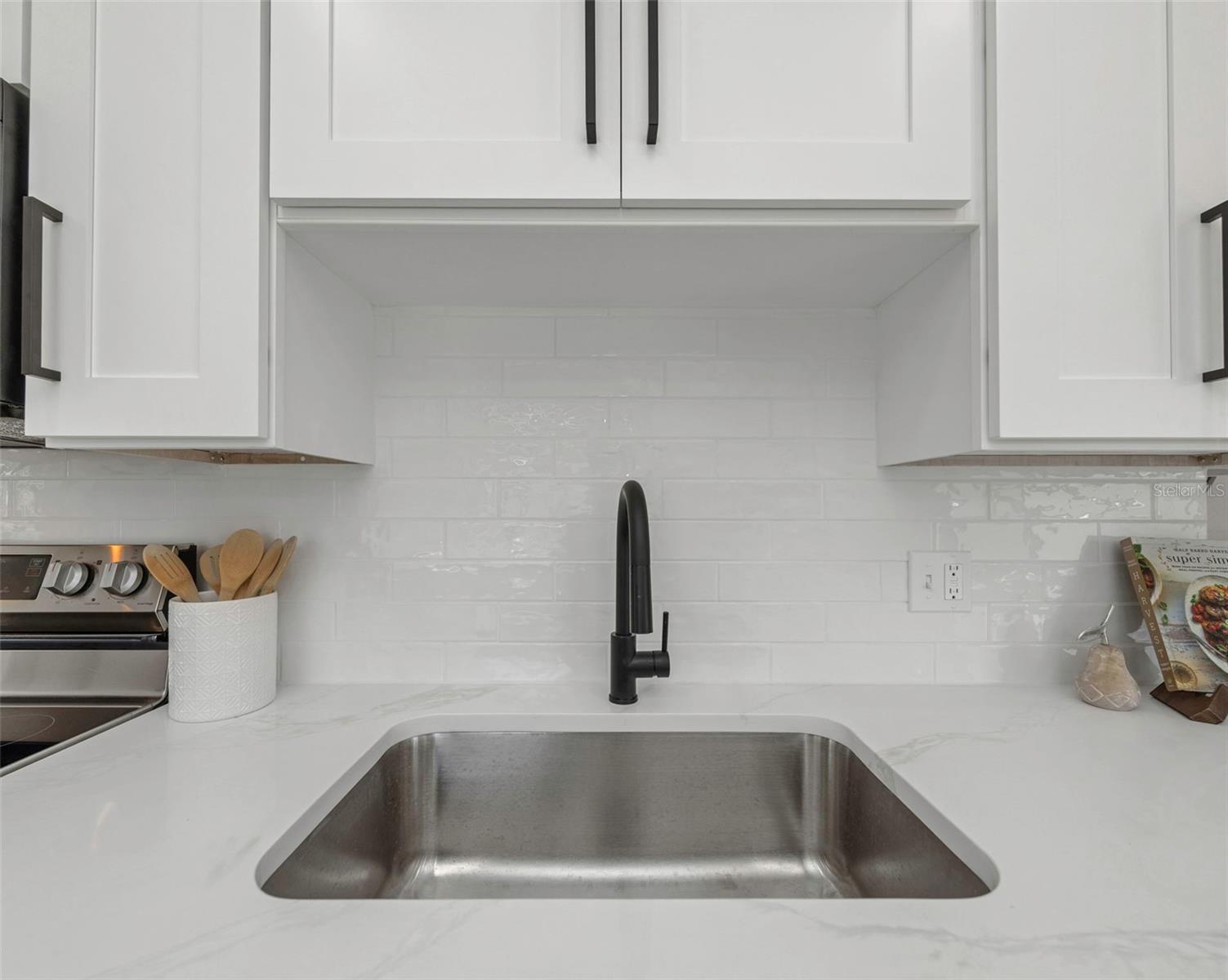 Image 9 of 59 For 5744 17th Avenue N