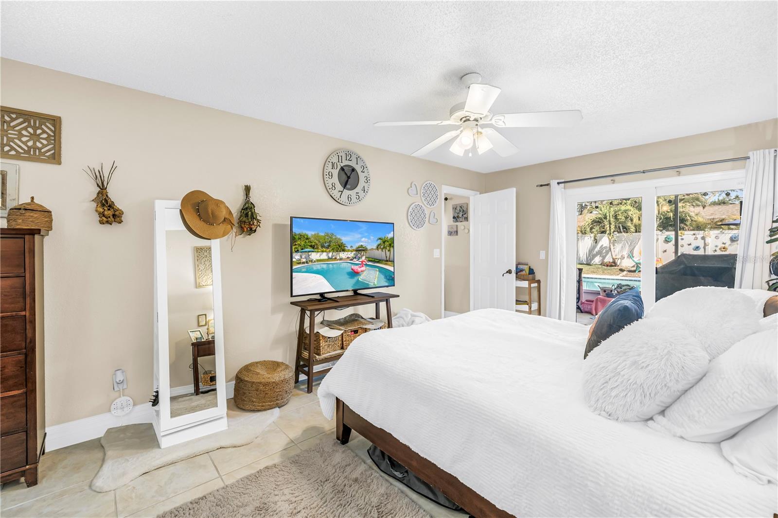 Image 24 of 56 For 12487 93rd Avenue