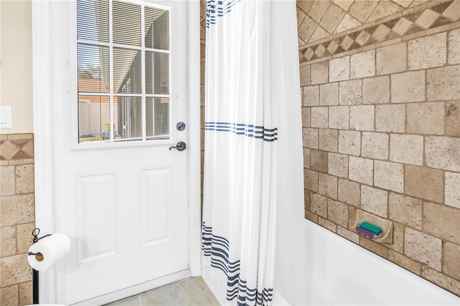 Image 30 of 56 For 12487 93rd Avenue