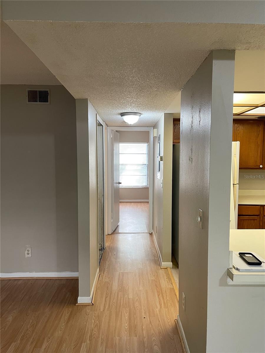 Listing photo id 11 for 4873 Puritan Circle 2401