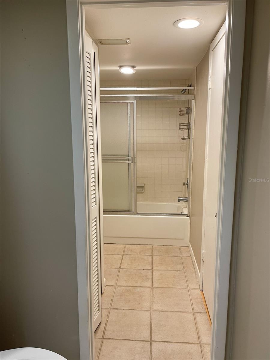 Listing photo id 14 for 4873 Puritan Circle 2401