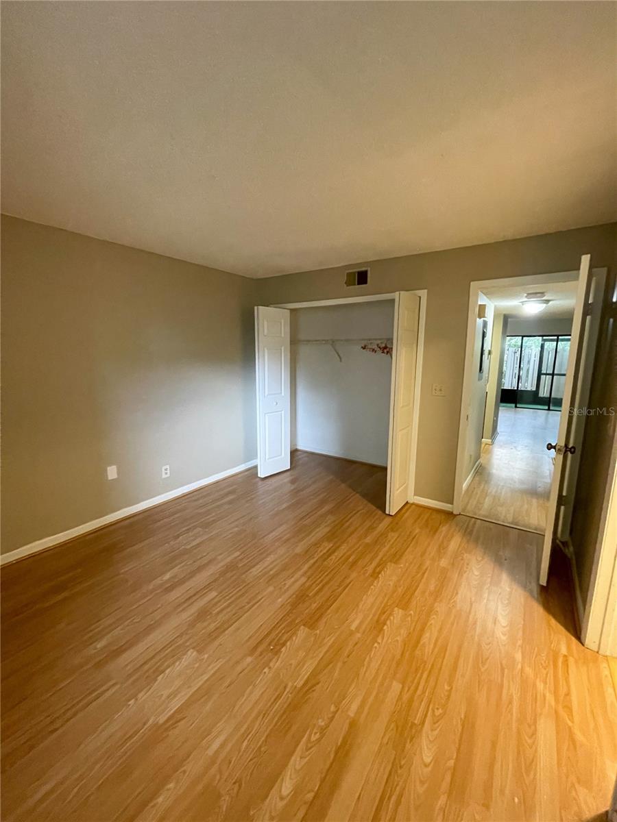 Listing photo id 19 for 4873 Puritan Circle 2401