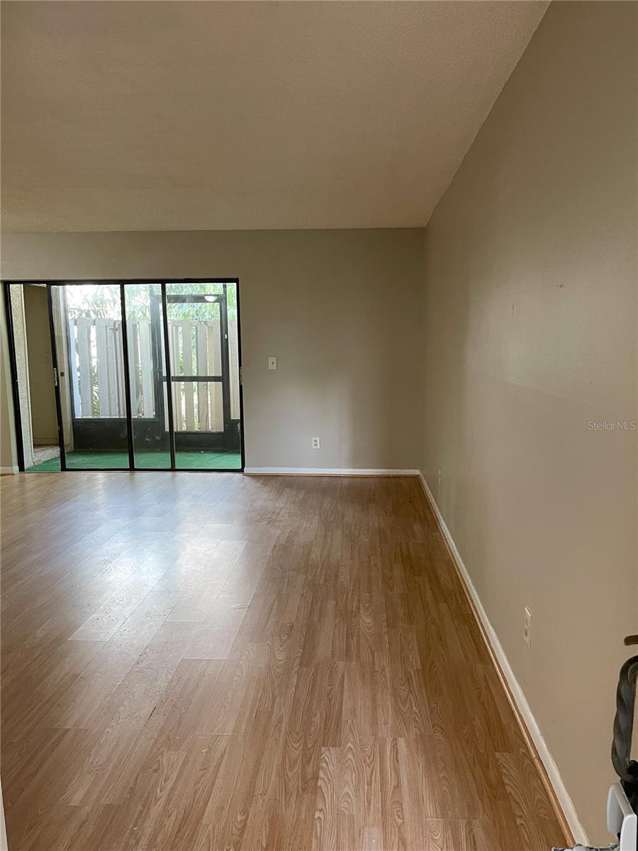 Listing photo id 2 for 4873 Puritan Circle 2401