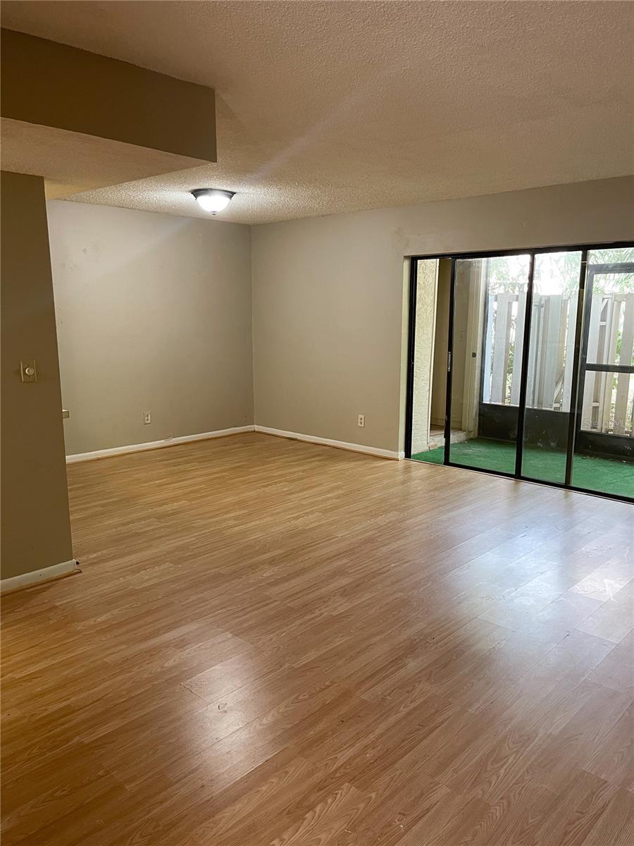 Listing photo id 3 for 4873 Puritan Circle 2401