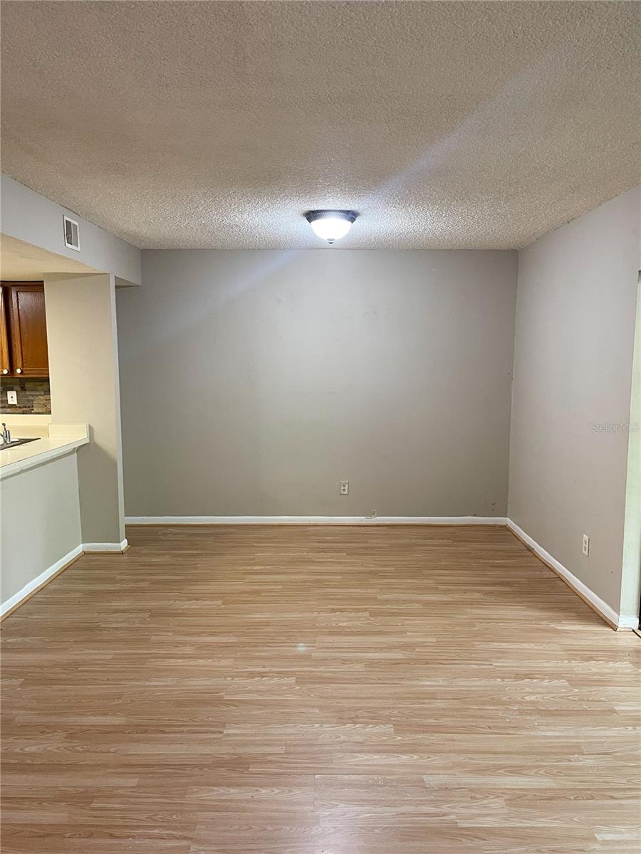 Listing photo id 5 for 4873 Puritan Circle 2401