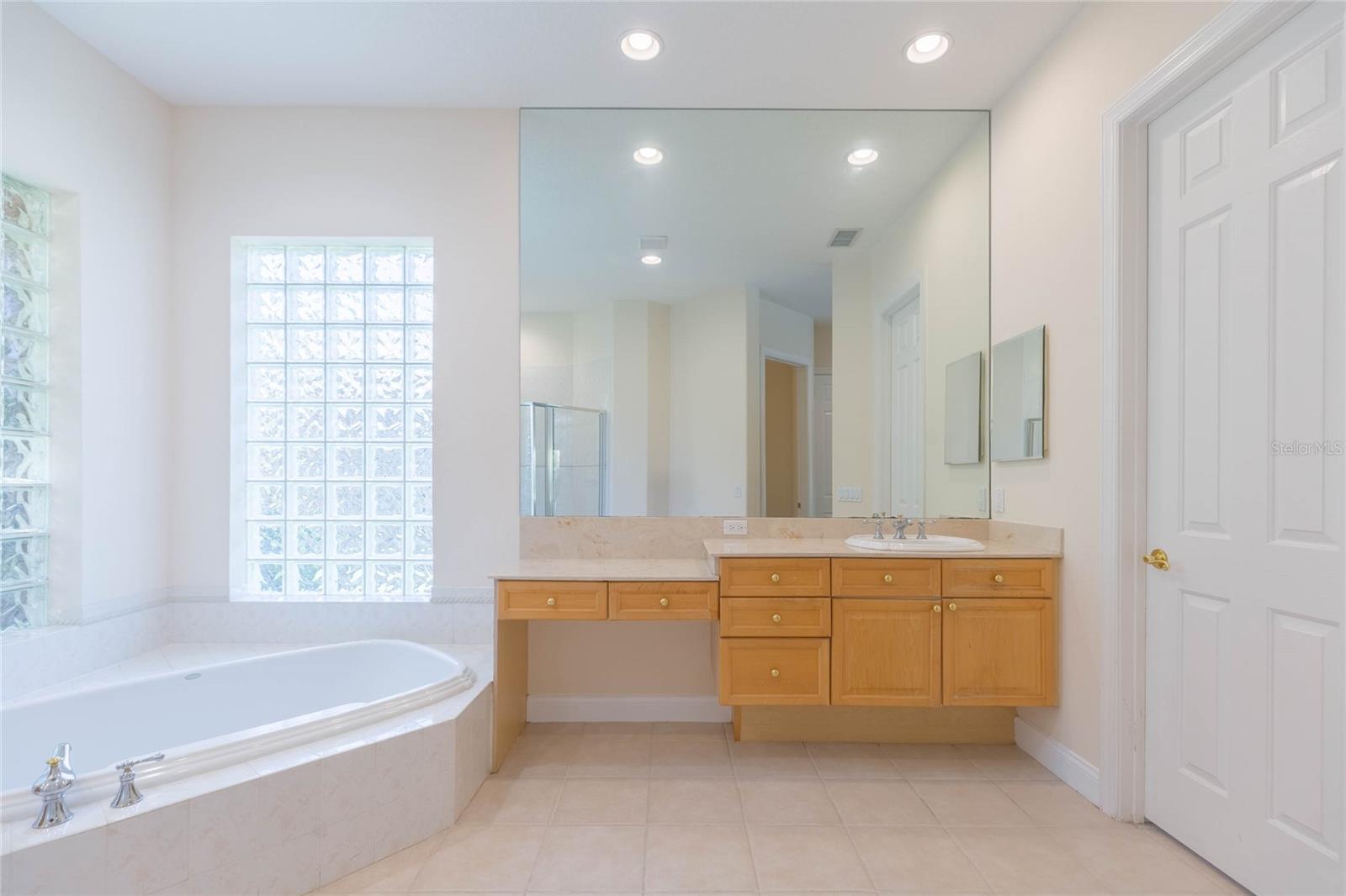 Image 31 of 77 For 16531 Hutchison Road