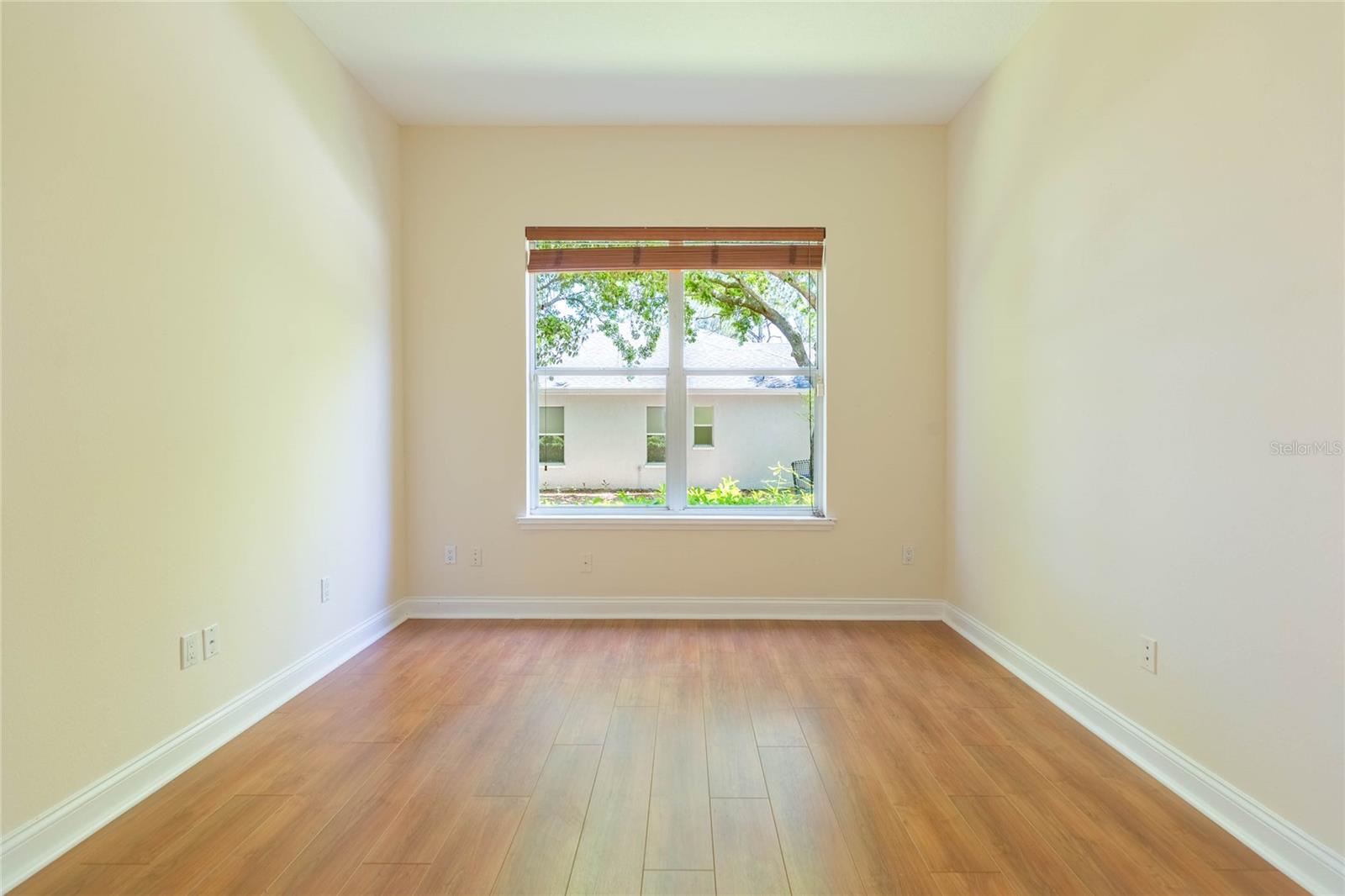 Image 36 of 77 For 16531 Hutchison Road