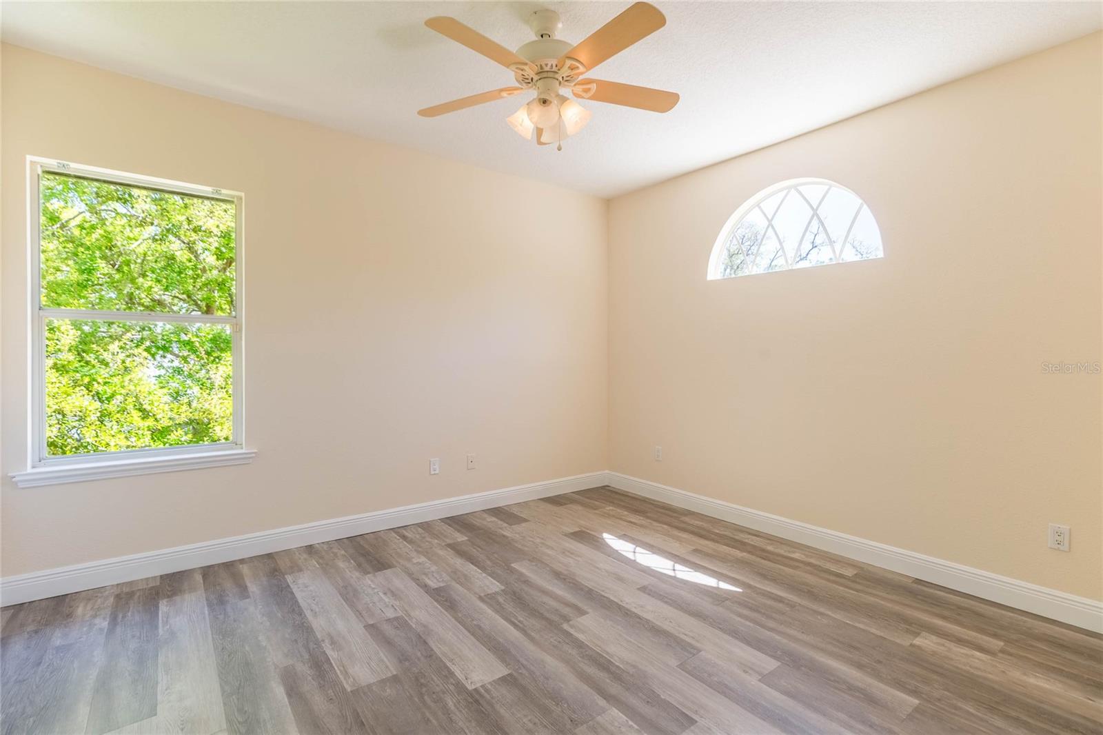 Image 47 of 77 For 16531 Hutchison Road