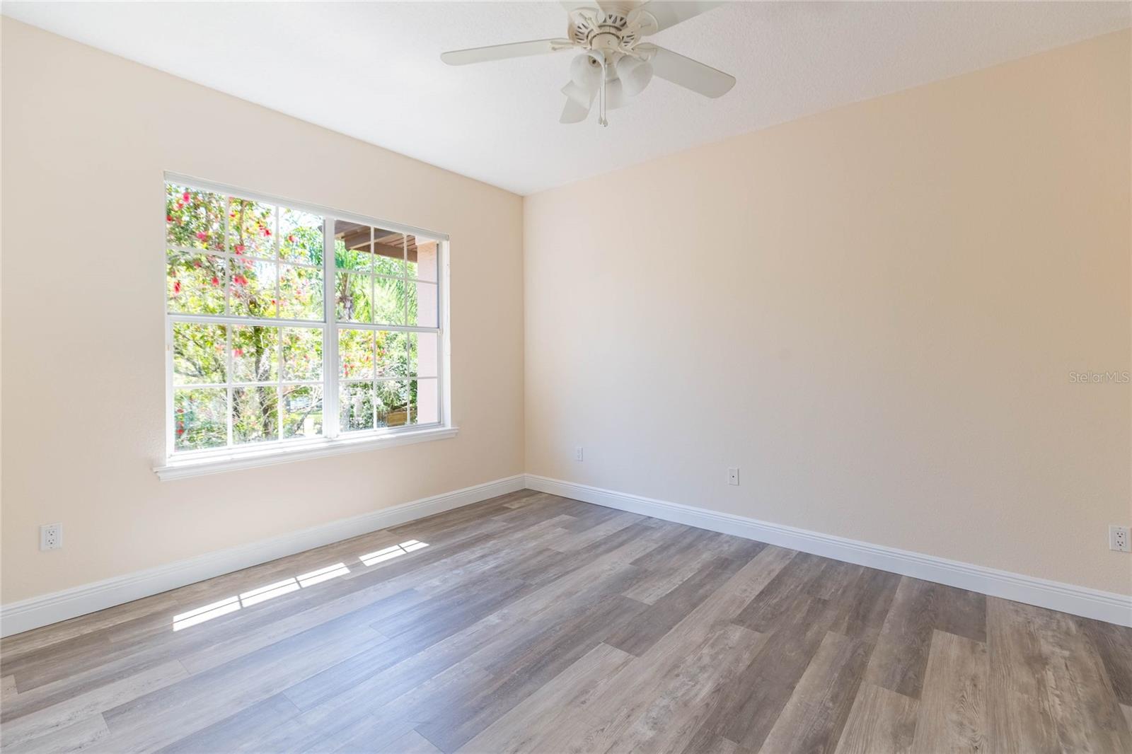 Image 49 of 77 For 16531 Hutchison Road