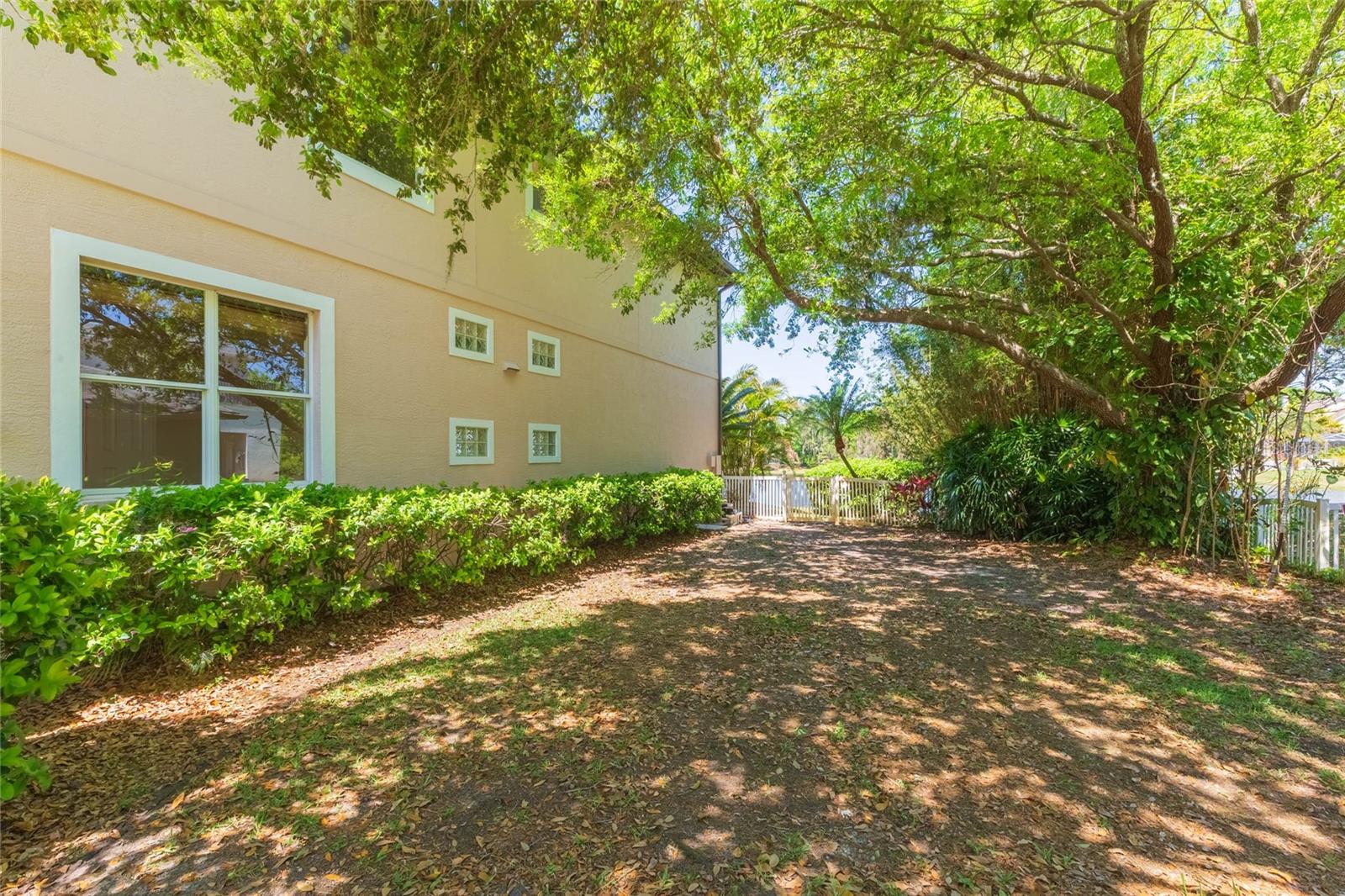 Image 61 of 77 For 16531 Hutchison Road