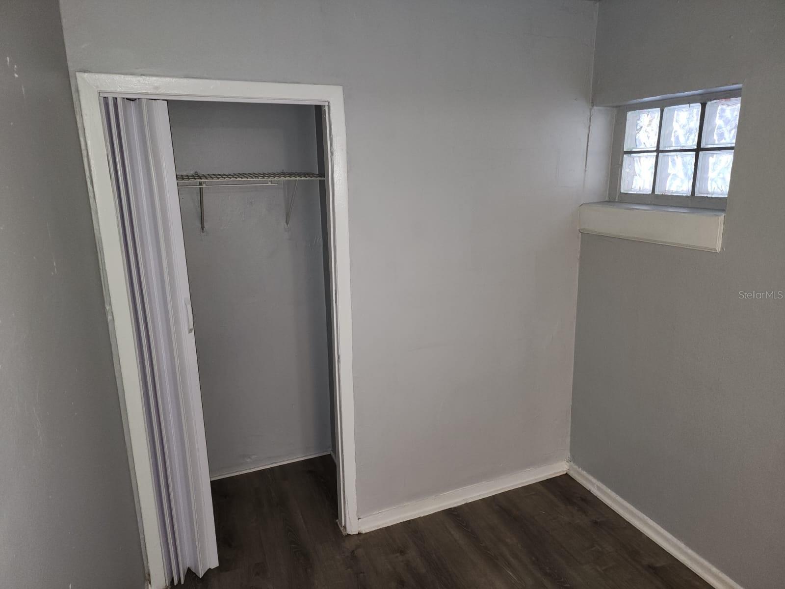 Image 6 of 9 For 407 Jupiter Avenue 11