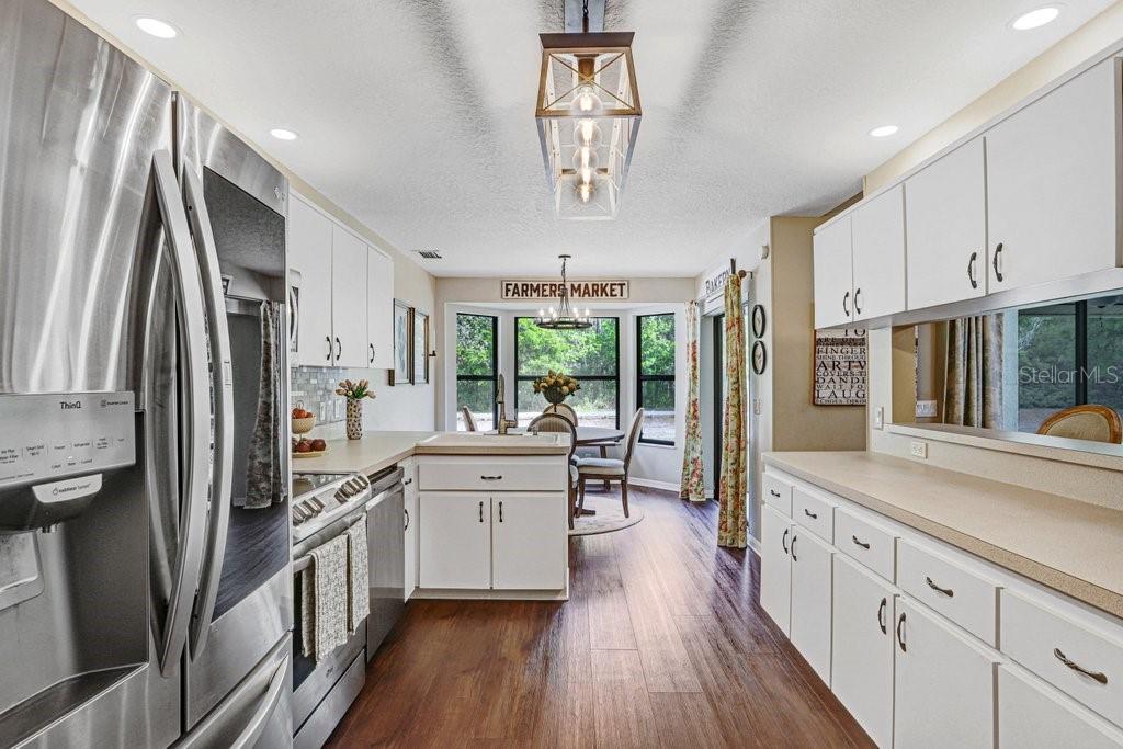 Listing photo id 2 for 8549 Pinafore Drive