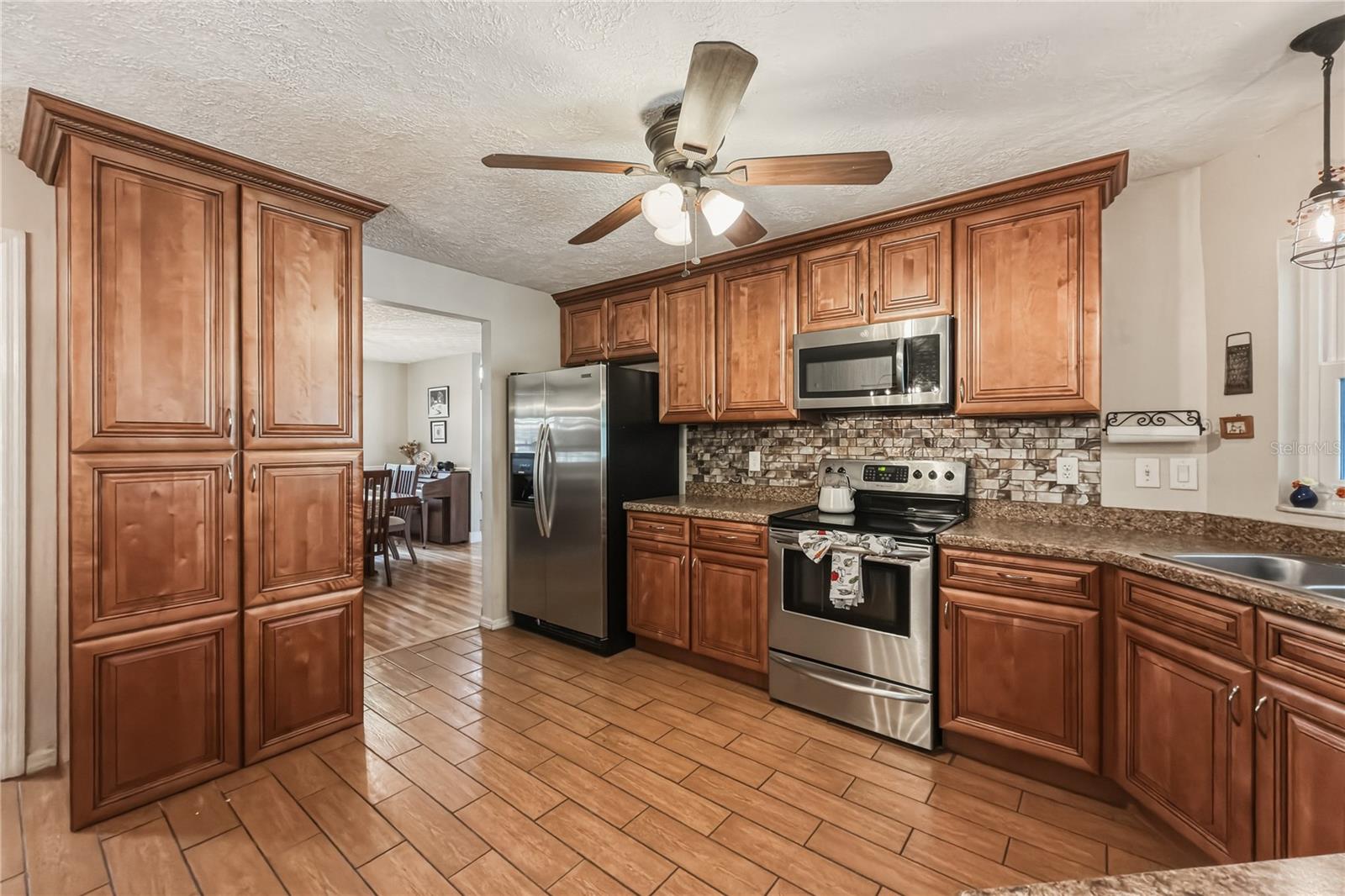 Image 22 of 73 For 25317 Tradewinds Drive