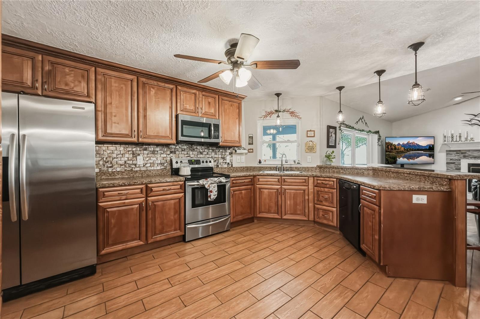 Image 23 of 73 For 25317 Tradewinds Drive