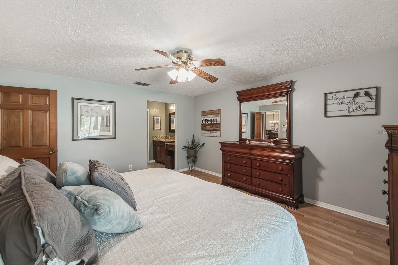 Image 34 of 73 For 25317 Tradewinds Drive