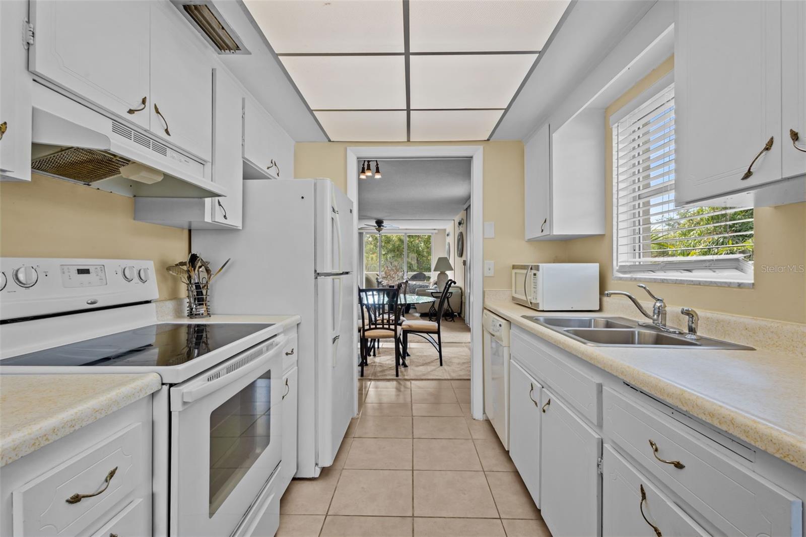 Image 10 of 26 For 1009 Pearce Drive 206