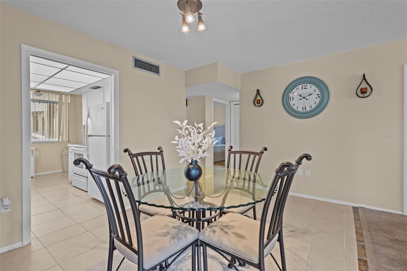 Image 12 of 26 For 1009 Pearce Drive 206