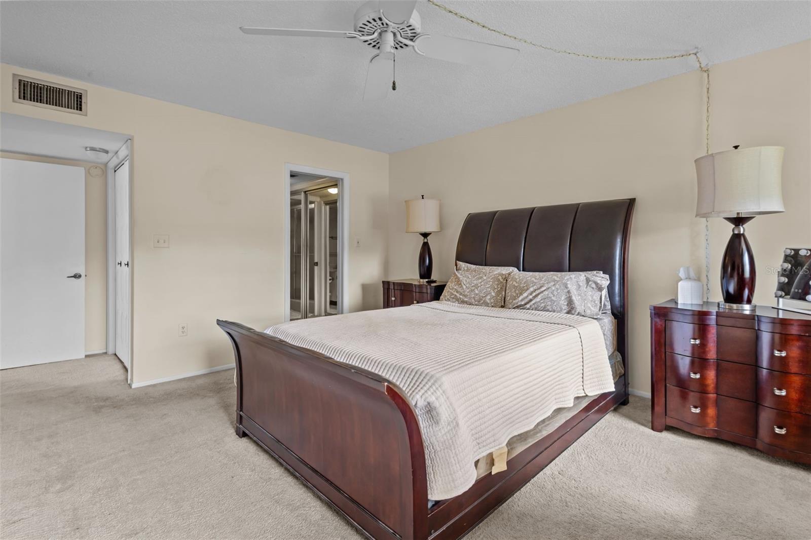 Image 15 of 26 For 1009 Pearce Drive 206